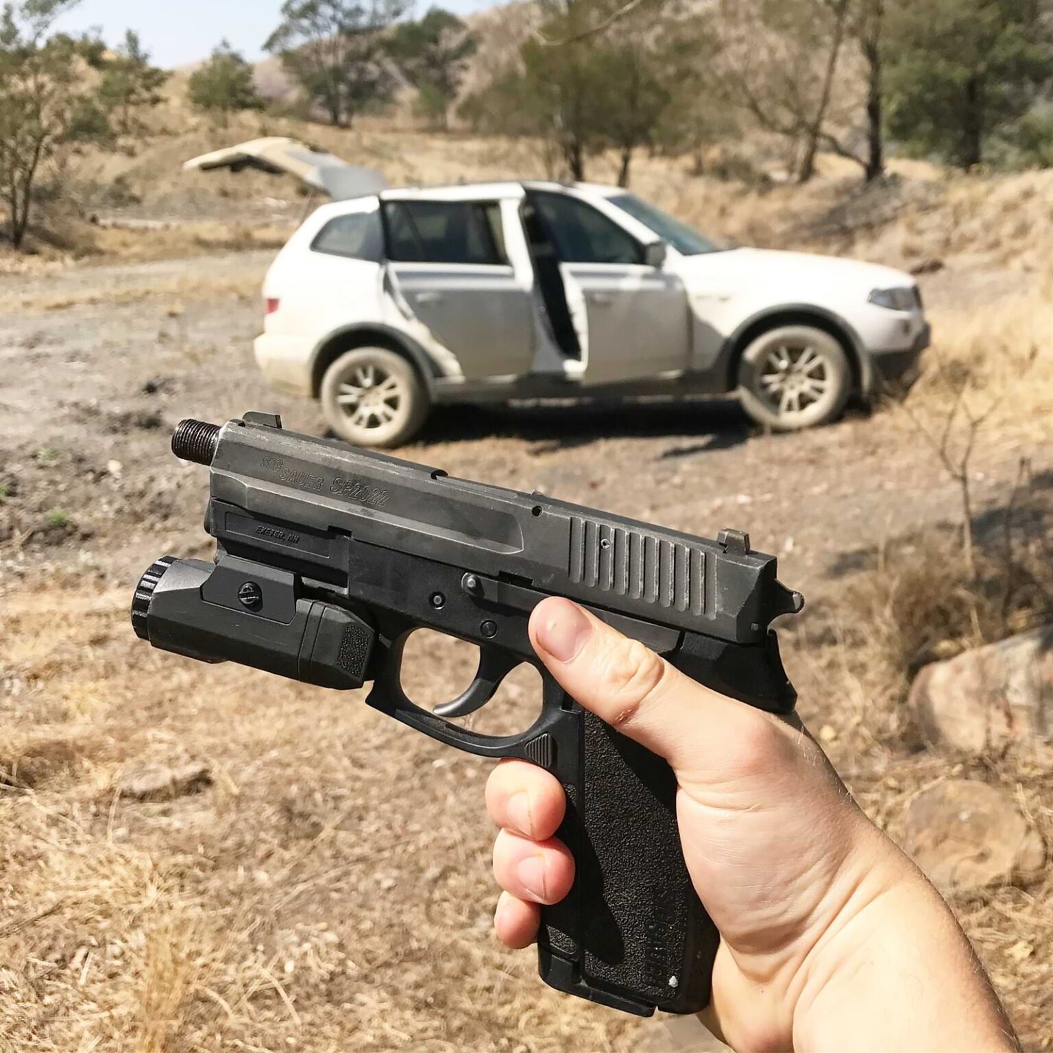 sig-sauer-sp2022-with-an-inforce-apl-another-firearm-blog